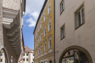 Historic buildings in an old town alley, Regensburg, Upper Palatinate, Bavaria, Germany, Europe