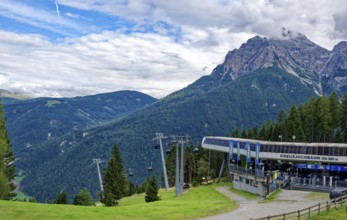 Middle station of the Kreuzjochbahn cable car, Stubai Alps near Telfes and Fulpmes, high mountains