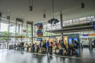 Main hall, main railway station, Freiburg im Breisgau, Baden-Württemberg, Germany, Europe