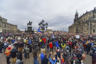 160 organisations and initiatives demonstrated against the right in Dresden on Saturday. Around 10,