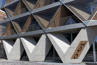 Office building The Cradle by HPP Architekten, innovative timber hybrid construction, sustainable
