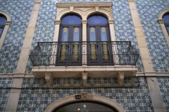 Balcony, Facade with azulejos, Tiles, Old town, Lagos, Algarve, Portugal, Europe