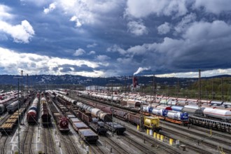 The Hagen-Vorhalle marshalling yard, one of the 9 largest in Germany, is located on the