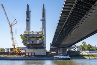 New construction of the Neuenkamp motorway bridge on the A40, over the Rhine near Duisburg,