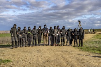 Start of the eviction of the hamlet Lützerath at the lignite mine Garzweiler 2, activists try to