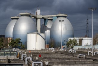 Digesters and aeration tanks, Emschergenossenschaft sewage treatment plant in the Weilheimer Mark