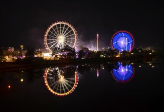 Night shot, overview, reflection in the river Neckar, Ferris wheel, Europa Rad, Gladiator, rides,