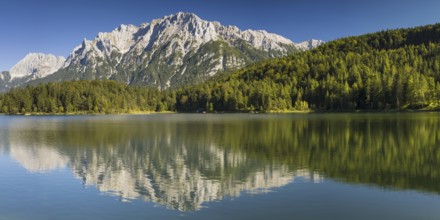 Lautersee, near Mittenwald, with the Karwendel mountains behind it, Werdenfelser Land, Upper