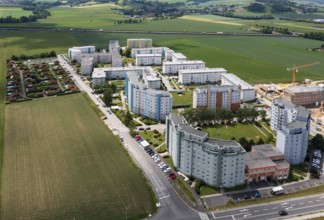 Drone image, residential building, high-rise estate and allotment garden estate, Asten, Linz Land