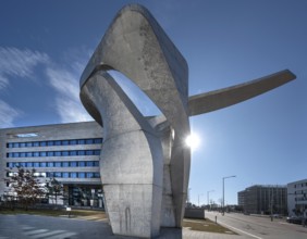 Artwork The Wings by Daniel Liebeskind, in front of the reception building of the Siemens Campus,