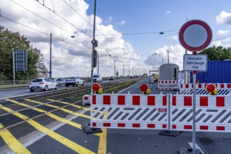 The Josef-Kardinal-Frings-Bridge, federal road B1, between Düsseldorf and Neuss, due to massive