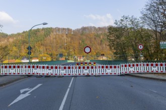 The Elbe bridge in Bad Schandau (B 172) is closed to all traffic with immediate effect. This