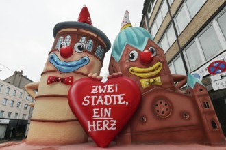 Ironic themed float on the rivalry between Düsseldorf and Cologne, city friendship, castle tower