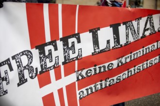 Karlsruhe: Antifa demonstrators in front of the Federal Court of Justice. The main appeal hearing