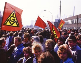 Duisburg IG Metall rally for preservation of steel jobs on 6 3 1987