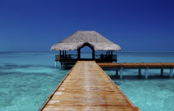 Wooden jetty on Maldives Island, Maldives, Indian Ocean, Medhufushi, Meemu Atoll, Asia