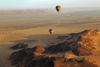 Hot air balloon ride over the Namib in the Namib-Naukluft National Park in Namibia