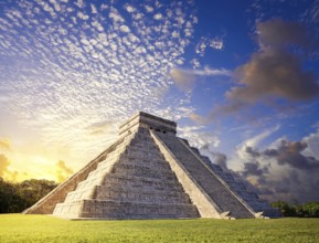 Chichen Itza pyramid El Templo Kukulcan temple in Mexico Yucatan