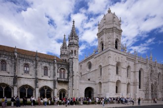 Visitors, tourists in queue, waiting for admission, Hieronymite monastery Mosteiro dos Jerónimos,