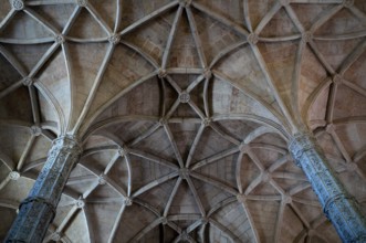 Interior view, ribbed vault, ceiling, monastery church Igreja Santa Maria de Belém, Hieronymite