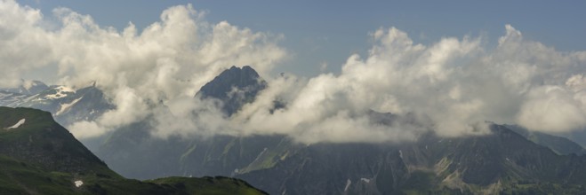 Mountain panorama from Zeigersattel to Höfats 2259m, Allgäu Alps, Allgäu, Bavaria, Germany, Europe