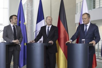 Olaf Scholz (SPD), Federal Chancellor, Emmanuel Macron, President of France, Donald Tusk, Prime