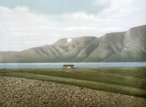 Advent Bay, Adventdalen, an approximately 30 km long U-valley on the island of Spitsbergen in