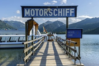 Mooring for motorboat, jetty, boat trip on the Schliersee, Markt Schliersee, mountains Brecherspitz