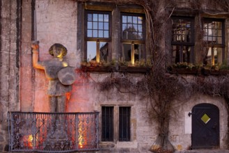 Illuminated Roland statue at the town hall at dusk, Quedlinburg, Saxony-Anhalt, Germany, Europe