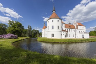 Fürstlich Drehna moated castle, Luckau, Brandenburg, Germany, Europe