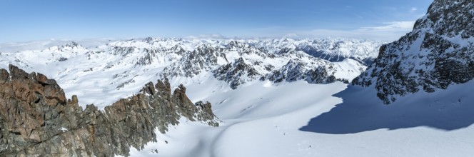 Vadret da Porchabella glacier in winter, Graubünden Haute Route, Albula Alps, Rhaetian Alps,