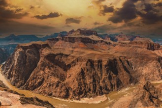 Panoramic of the Colorado River from Tonto West on the path of Bright Angel Trailhead in the Grand
