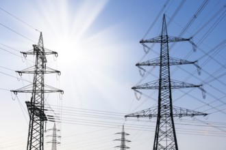 Symbolic image, energy crisis, overhead power lines, sun, Baden-Württemberg