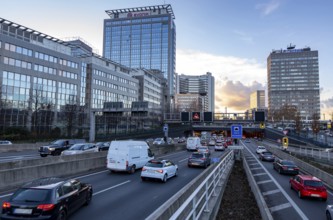 Motorway A40, Ruhrschnellweg, in Essen, junction Essen-Zentrum, city skyline, Ruhrschnellweg