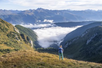 Hiker on the Carnic High Trail, Carnic Main Ridge, Carnic Alps, Carinthia, Austria, Europe