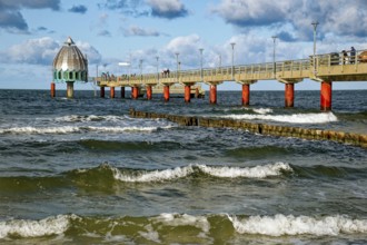 Diving gondola at the Zingst pier, cloudy mood and high waves, Zingst, Fischland-Darß-Zingst