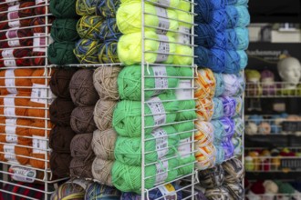 Sales shelf wool balls