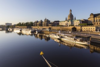 City view in the morning with Elbe, Elbe steamers, Brühl's Terrace, Academy of Fine Arts, secondary