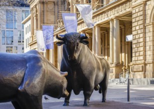 Bull and bear on the stock exchange square in front of the stock exchange, Frankfurt am Main,