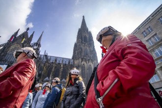 Timeridego, virtual city tour with VR glasses, on various topics, virtual reality time travel into