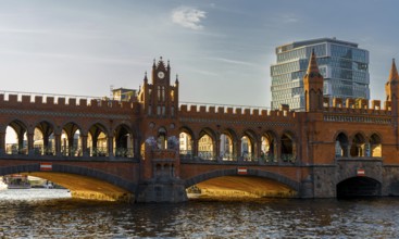 Oberbaum Bridge in the evening sun, Berlin, Germany, Europe