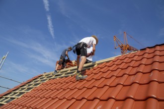 Roofing work, re-roofing of a tiled roof in the Palatinate