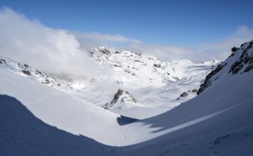 Porta d'Es-cha in winter, view of Vadret da Porchabella glacier, high tour, ski tour Bündner Haute