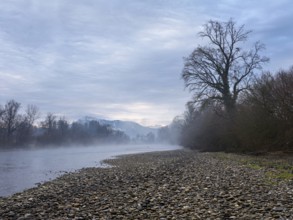 Morning atmosphere at the river Reuss, behind the snow-covered Rigi, Sins, Freiamt, Canton Aargau,