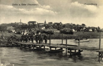 Historical postcard, picture postcard, pioneer exercise in Zellin an der Oder, Neumark, West