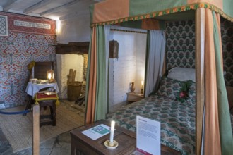 Interior view, bedroom, bed, birthplace of William Shakespeare, Stratford-upon-Avon, Warwickshire,