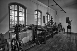 Interior photograph, first vehicle engine, the grandfather clock, Gottlieb Daimler's former