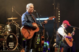 Günther Sigl, singer of the Spider Murphy Gang live on The Acoustic Tour Unplugged at Berlin's