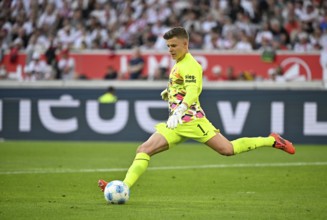 Goalkeeper Finn Dahmen FC Augsburg FCA (01) Action on the ball Kick-off, MHPArena, MHP Arena