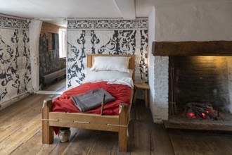 Interior view, bedroom, bed, birthplace of William Shakespeare, Stratford-upon-Avon, Warwickshire,